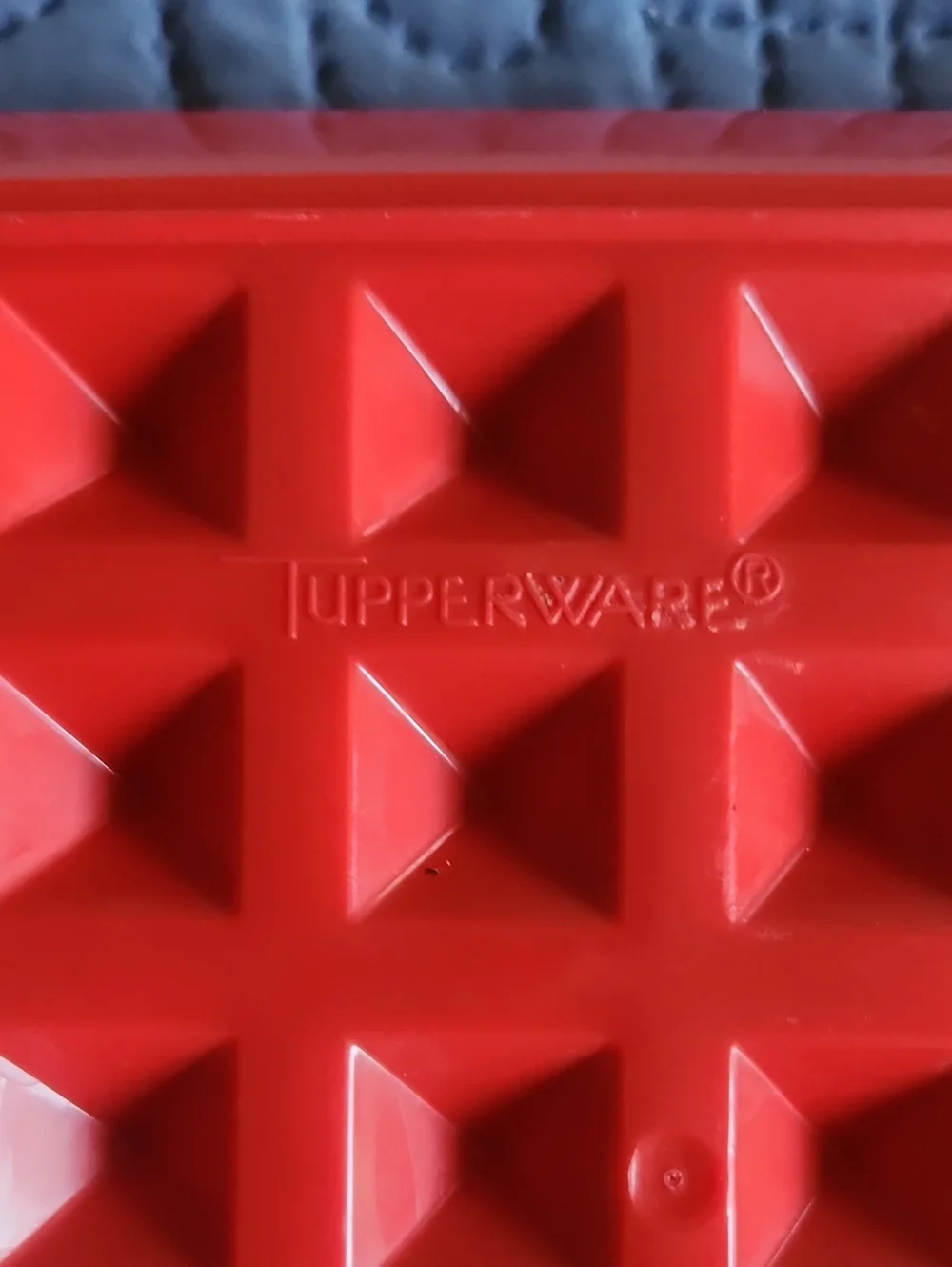 Vintage Tupperware 1292 Small Marinade Container/Meat Keeper